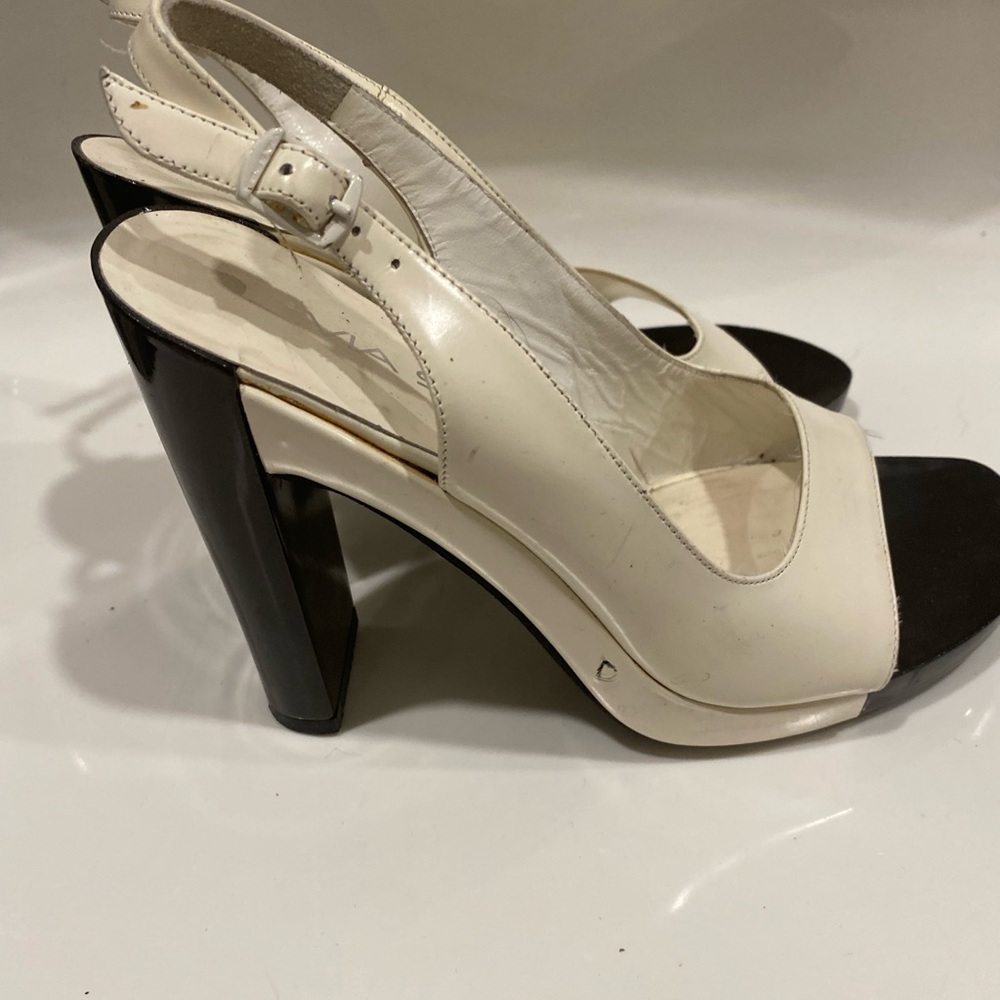 Via Spiga Spectator Slingbacks - Picture 3 of 6